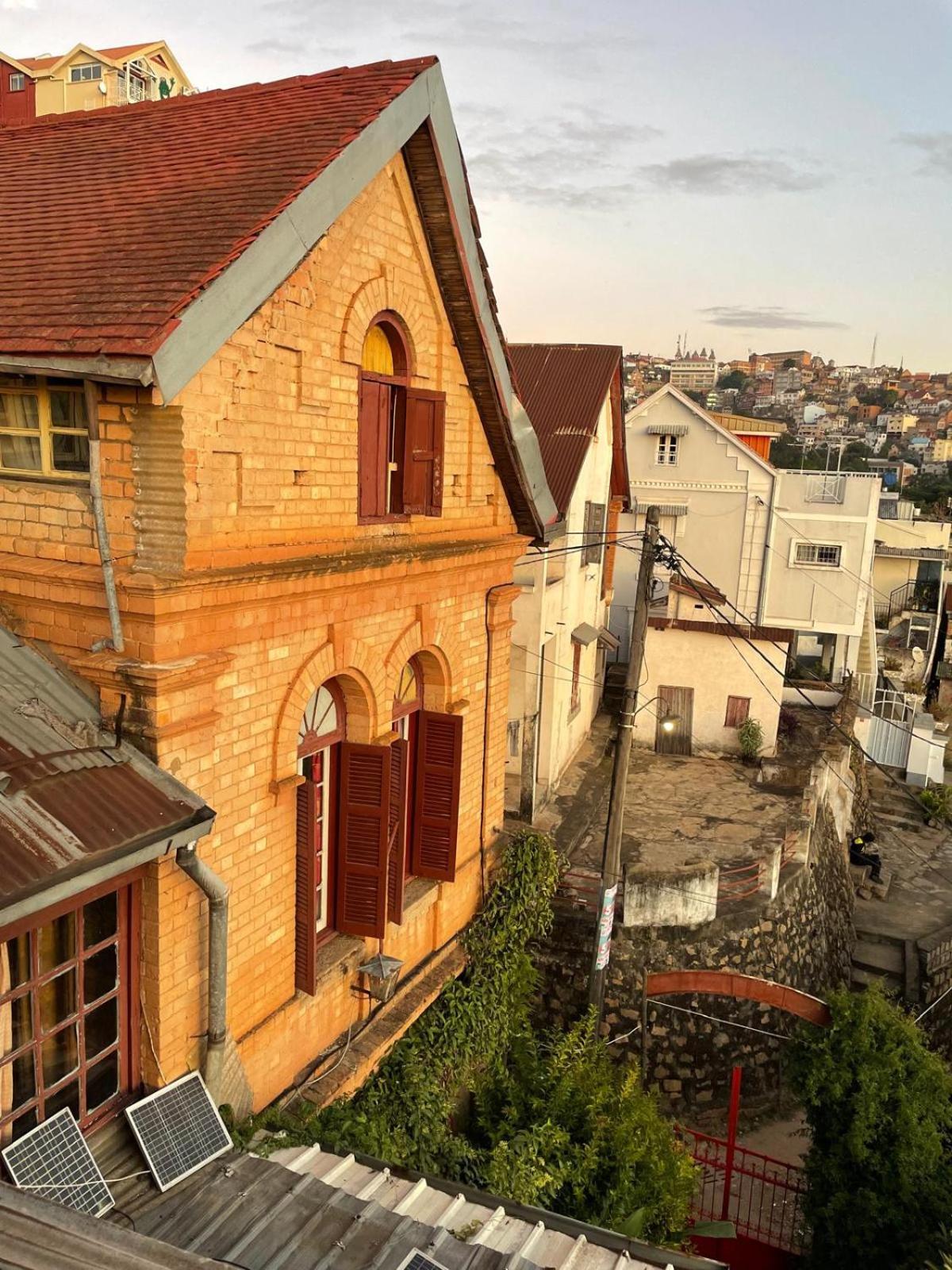Le Karthala Chambres D'Hotes Antananarivo Eksteriør billede